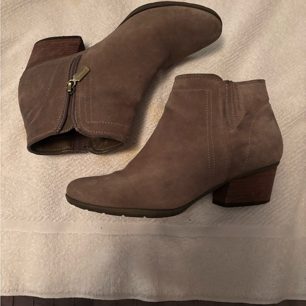 Blondo Taupe Suede Ankle Boots (8) - Picture 3 of 17
